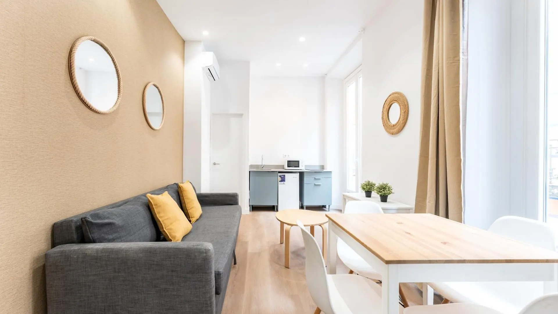 Apartamentos Juan De Padilla Malaga Apartment