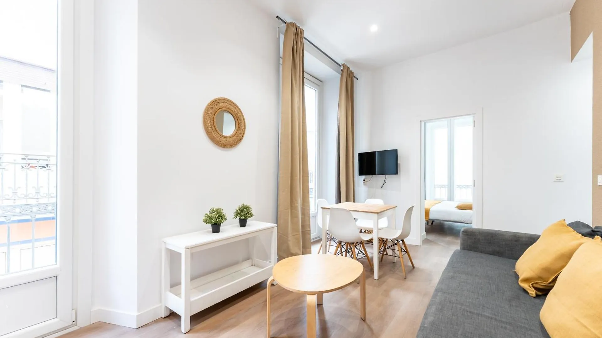 Apartamentos Juan De Padilla Malaga Apartment